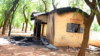 Vor dem Shehu Shagari College of Education, wo die Studentin verbrannt wurde