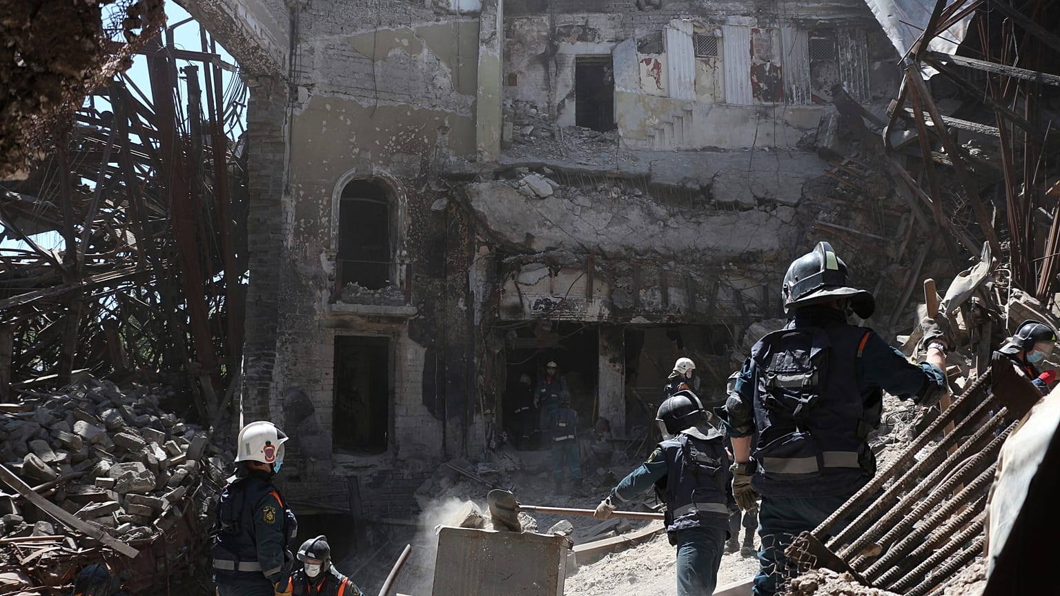 Macerie a Mariupol