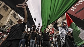 فلسطينيون يحيون ذكرى النكبة 74 في مدينة رام الله، الضفة الغربية.