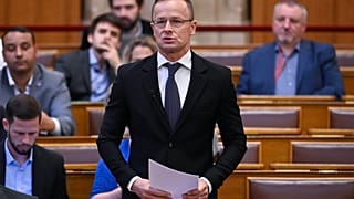 Szijjártó Péter külgazdasági és külügyminiszter felszólal napirend előtt az Országgyűlés plenáris ülésén 2022. május 9-én.
