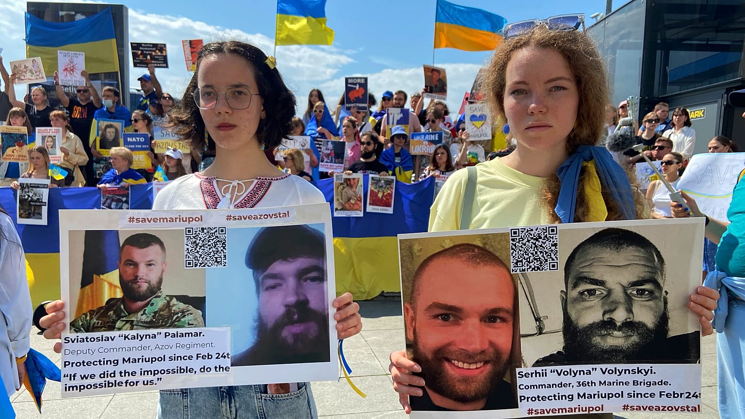 Акция в поддержку украинских военных на "Азовстали". Стамбул, Турция