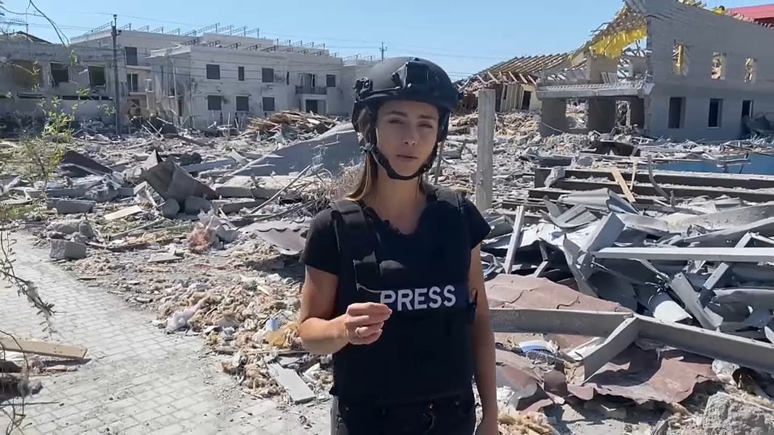 Euronews-Korrespoindentin Anelise Borges in Zakota nahe Odessa am Schwarzen Meer 