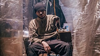 Раненый военнослужащий полка "Азов" на территории завода "Азовсталь" в Мариуполе, 10 мая 2022 г. 