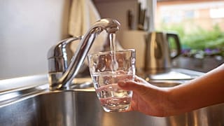 Des niveaux potentiellement toxiques de produits chimiques PFAS ont été détectés dans l'eau du robinet près de Lyon, la troisième plus grande ville de France.