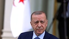 Ο Τούρκος πρόεδρος Ρετζέπ Ταγίπ Ερντογάν κατά τη διάρκεια του ταξιδιού του στην Αλγερία
