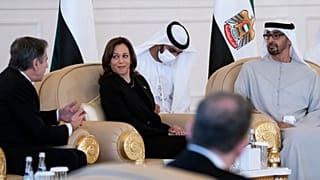 نائبة الرئيس الأميركي جو بايدن ووزير الخارجية أنتوني بلينكن يقدمان التعازي للشيخ محمد بن زايد 