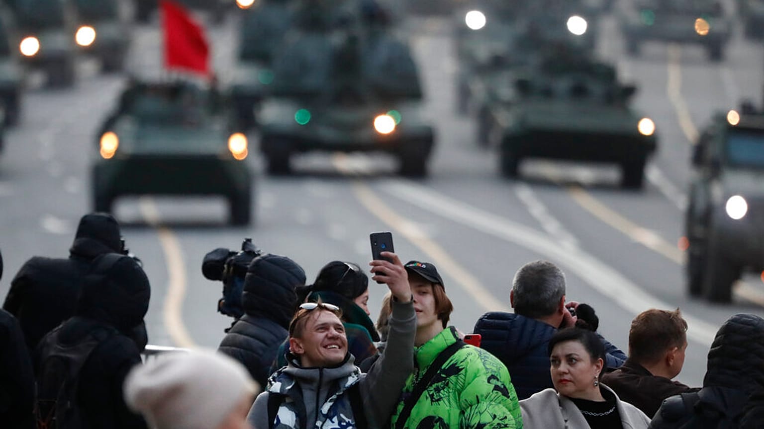 Russische Panzer bei Proben für Parade am 9. Mai 2022