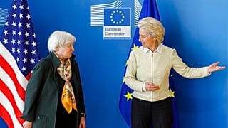La secrétaire américaine au trésor Janet Yellen et la présidente de la Commission européenne Ursula von der Leyen, le 17 mai 2022, Bruxelles