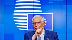 Borrell beim Verteidigungsrat in Brüssel im Mai: Am Montag wollen die Minster:innen über das Trainingsprogramm beraten.