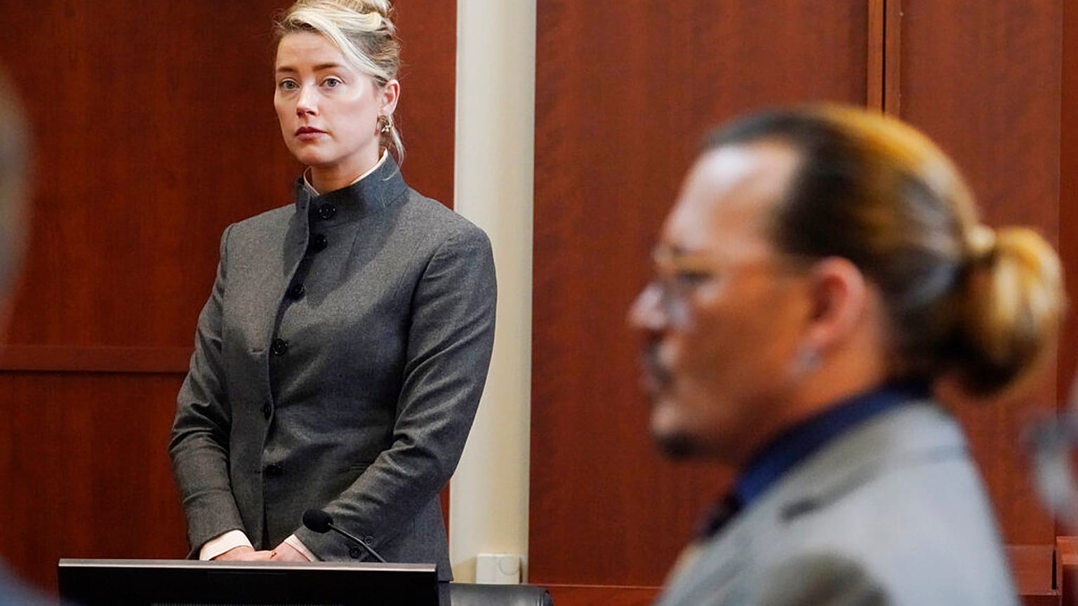 Der Prozess Depp gegen Heard wegen Verleumdung wird live übertragen. Zahlreiche Details des Zusammenlebens der beiden Schauspieler kommen dabei an Tageslicht.