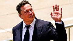 Elon Musk é dono da starlink
