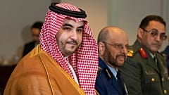 نائب وزير الدفاع السعودي، الأمير خالد بن سلمان، خلال لقاء مع وزير الدفاع السابق مارك إسبر في البنتاغون (أرشيف) 