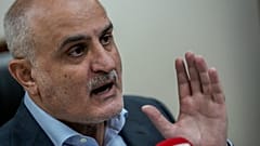 علي حسن خليل النائب عن حركة أمل ووزير المالية السابق 