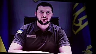 الرئيس الأوكراني فولوديمير زيلينسكي أثناء كلمة عبر الفيديو خلال افتتاح مهرجان كان السينمائي، فرنسا 17/05/2022
