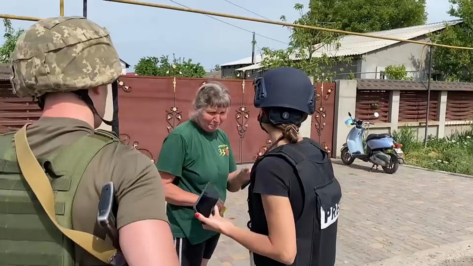 une habitante de Shevchenkove, dans le sud de l'Ukraine (mai 2022)