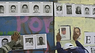 Fotos de desaparecidos na Glorieta de la Palma, Cidade do México