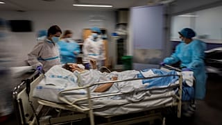 A tool has been developed to help healthcare professionals identify hospitalised patients most at risk of dying from COVID-19