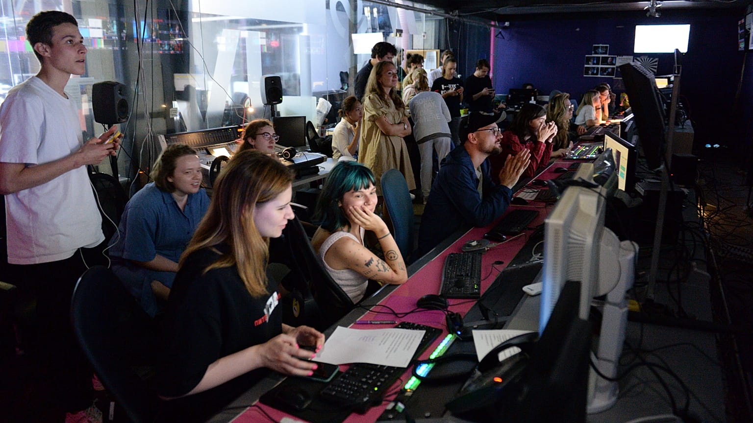 Journalistes de Dozhd, ou TV Rain, le vendredi 20 août 2021 à Moscou, en Russie, lorsque la chaîne était encore ouverte.