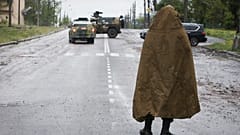 Военный ДНР на подступах к меткомбинату "Азовсталь" в Мариуполе