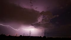 Unwetter über Stuttgart und jetzt ein Erdbeben - Symbolbild