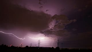 Unwetter über Stuttgart und jetzt ein Erdbeben - Symbolbild