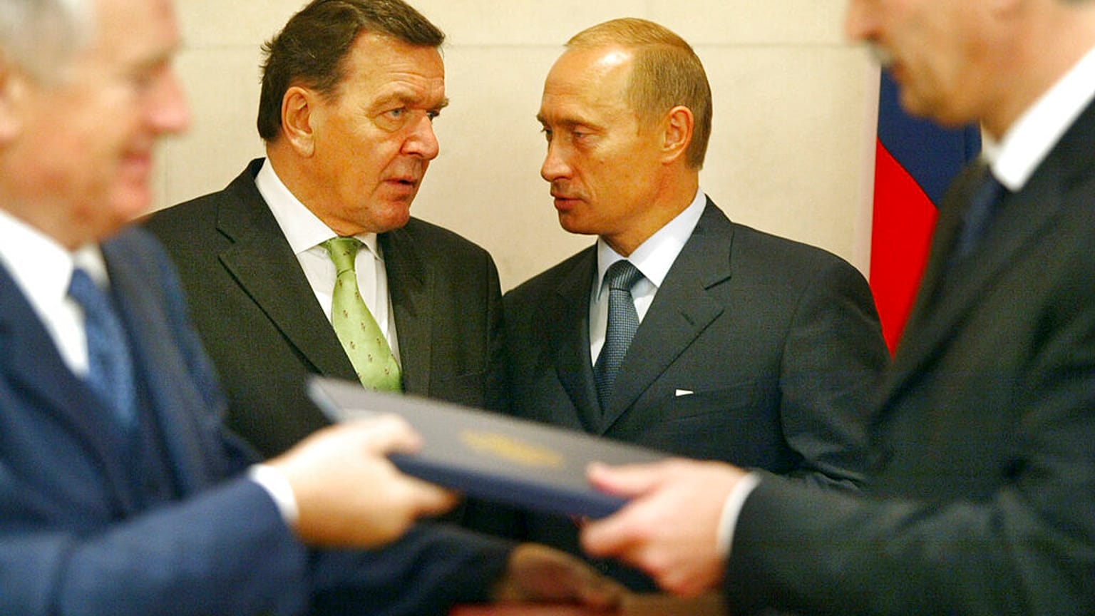 Gerhard Schröder volt német kancellár és Vlagyimir Putyin orosz elnök találkozója 2003-ban