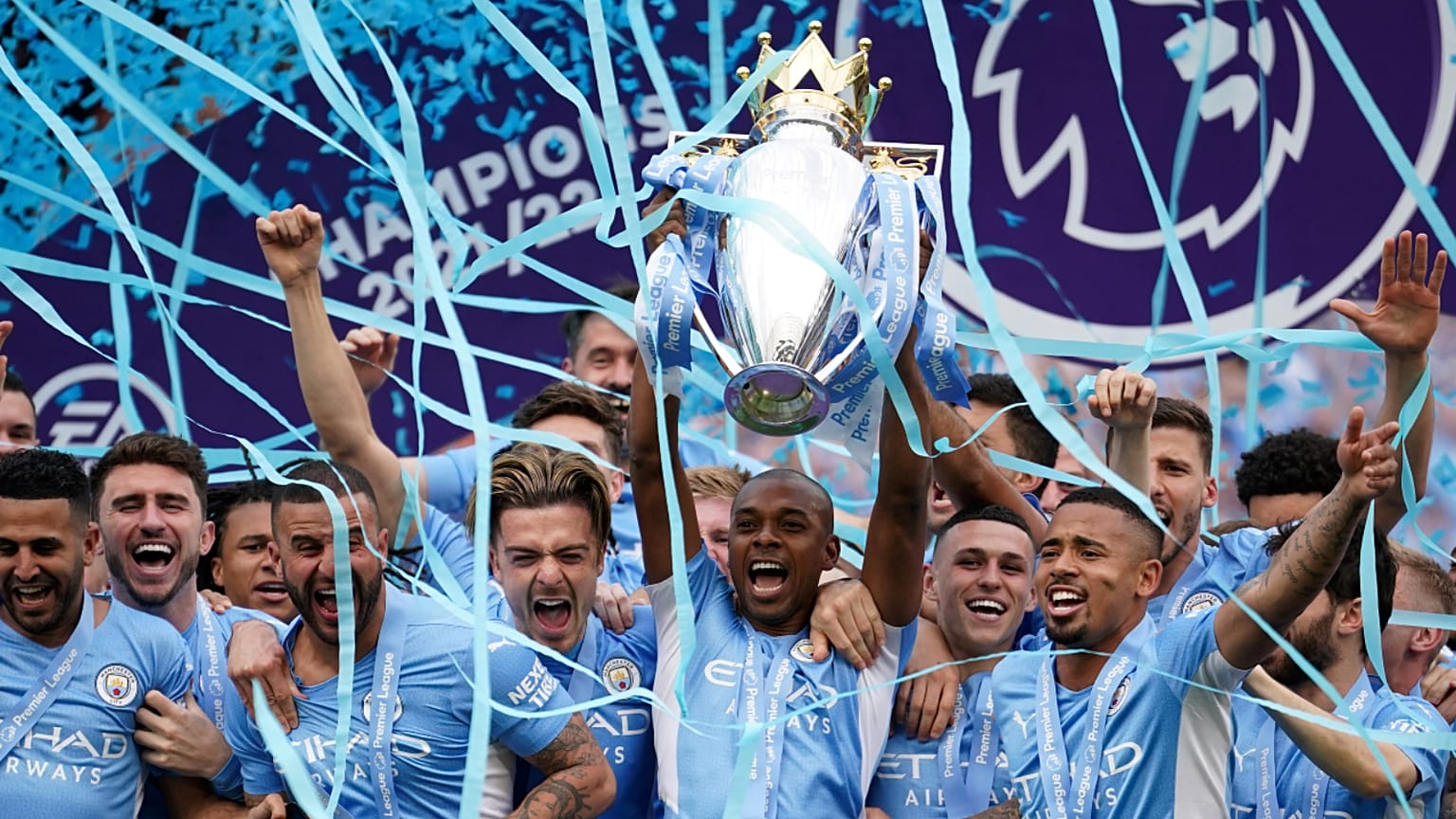 تتويج مانشستر سيتي بلقب الدوري