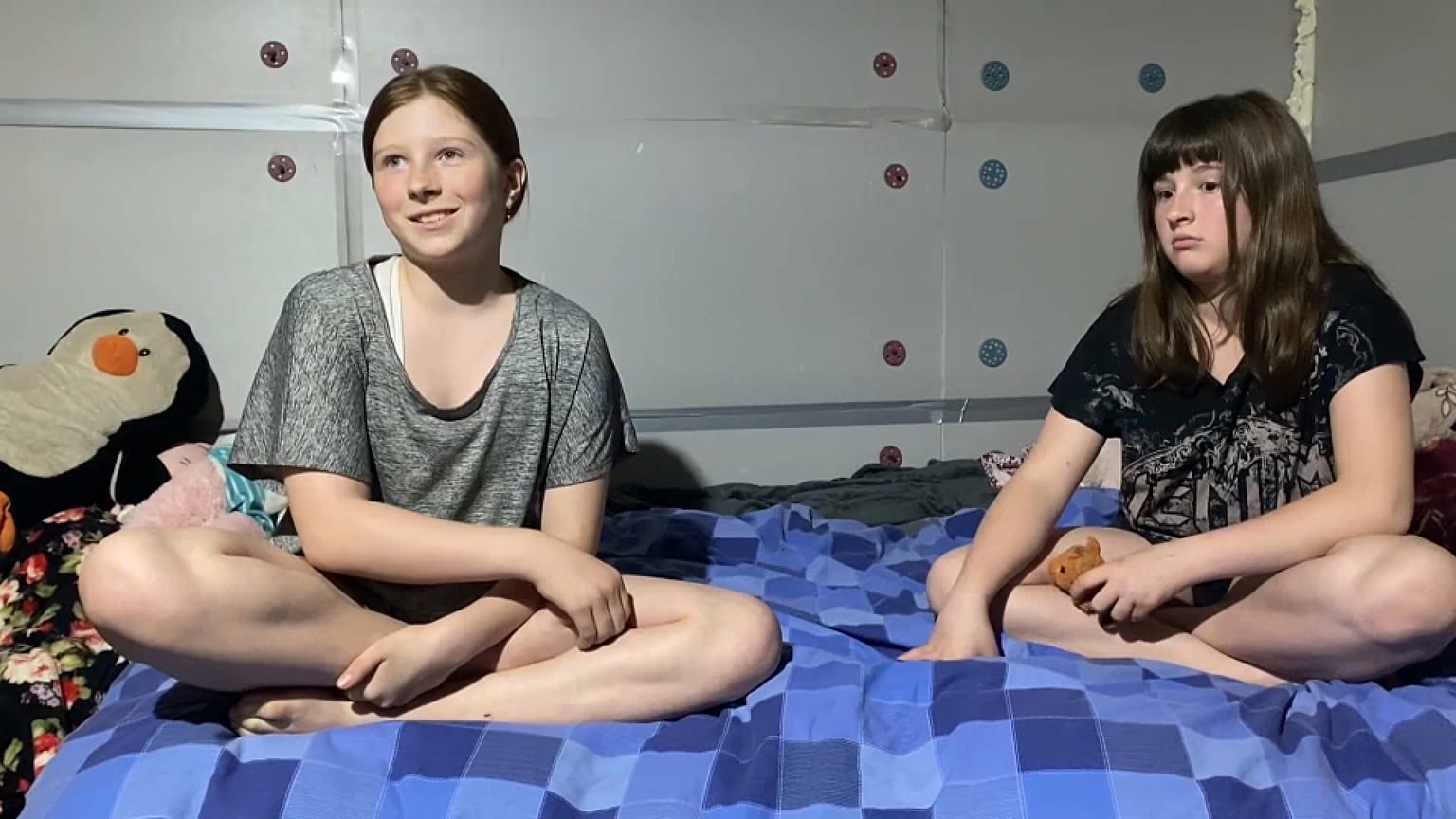 Alina e Christina, due bambine di Mikolaiv nel rifugio