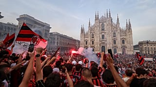 Les supporters de l'AC Milan sur la piazza del Duomo (22/05/2022)