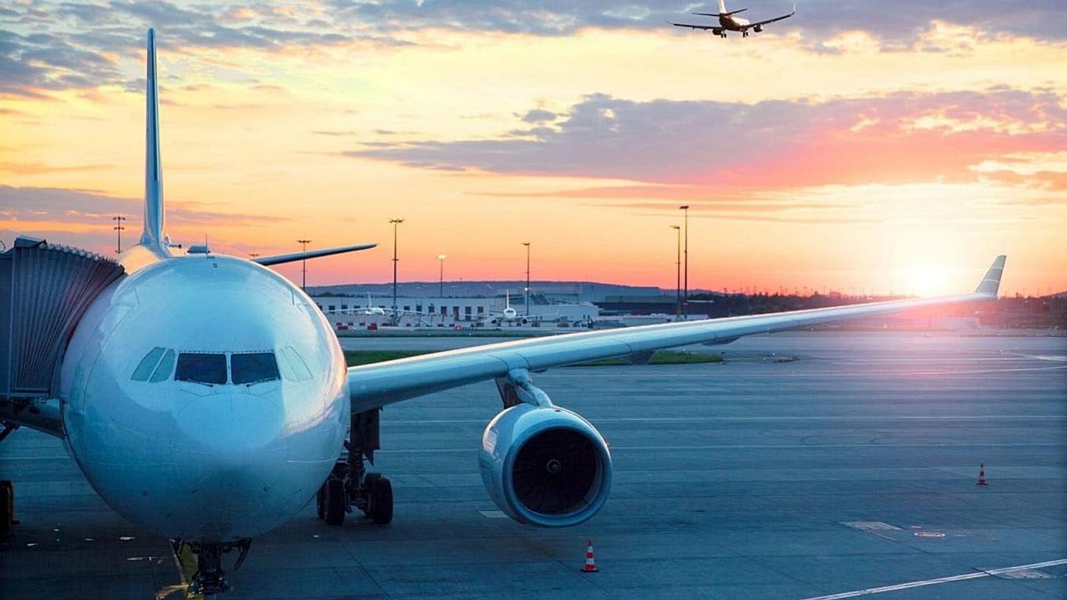 Un avion à l'aéroport de Paris Charles de Gaulle.