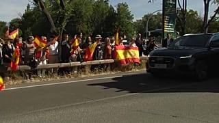 Juan Carlos I, a su llegada este lunes al Palacio de la Zarzuela en Madrid