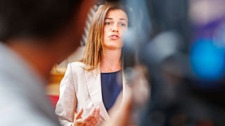 Varga Judit igazságügyi miniszter Brüsszelben - jól haladnak 