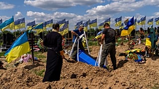 Enterrement d'un militaire ukrainien, Oleksander Matyukhin, 32ans, à Kharkiv, Ukraine, le 23 mai 2022