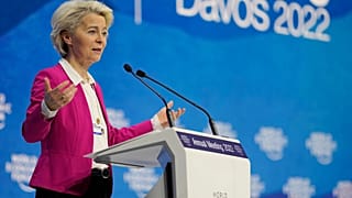 Глава Еврокомиссии выступает на Давосском экономическом форуме, 24 мая 2022 г.