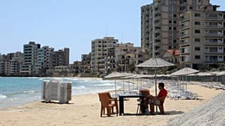 Η ΠΑΡΑΛΙΑ ΣΤΑ ΒΑΡΩΣΙΑ