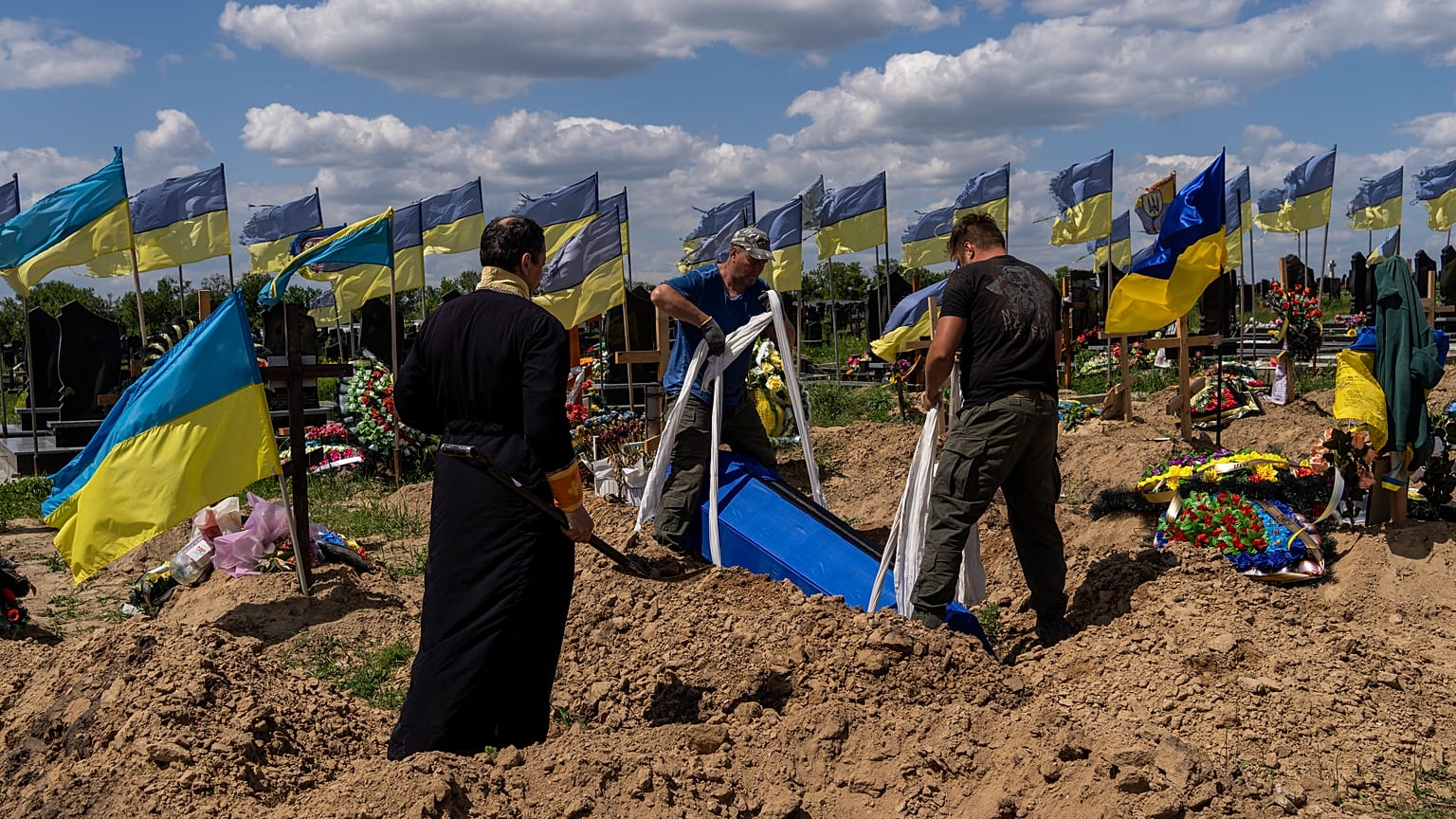 Похороны погибших в Харькове