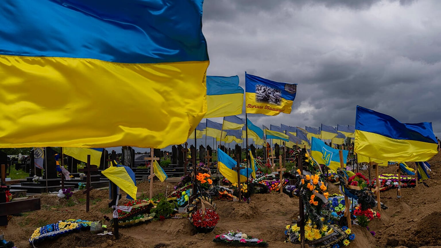 Le cimetière de Kharkiv, Ukraine, le 22 mai 2022