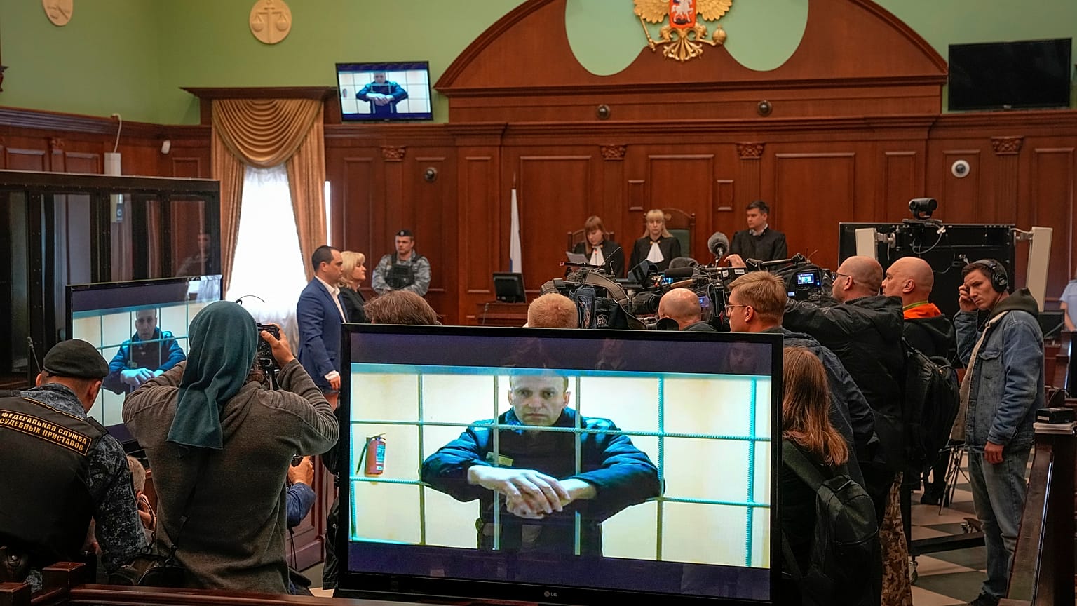 После решения Мосгорсуда Алексея Навального переведут в колонию строгого режима