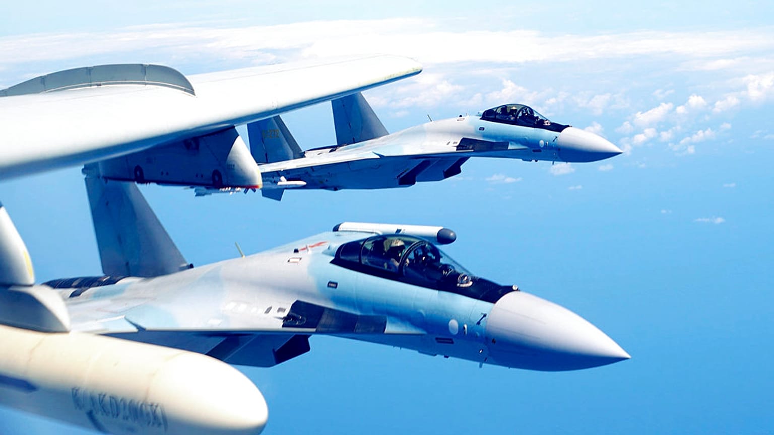 Rusya-Çin ortak hava tatbikatında Çinli Xian H-6 bombardıman uçakları da görev aldı