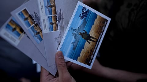 Des timbres ukrainiens en hommage à l'armée ukrainienne, le 23 mai 2022, Kyiv
