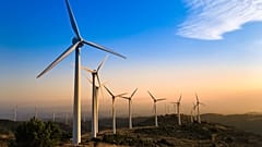 Die Nachfrage nach erneuerbaren Energien steigt – doch wie kann Europa das Auf und Ab der Windkraft besser bewältigen?