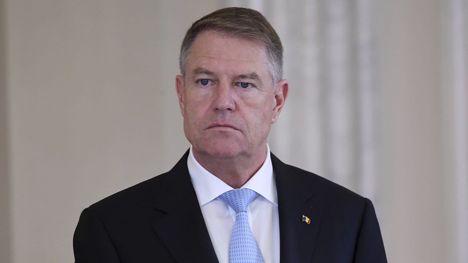 Klaus Iohannis román államfő egy korábbi képen (illusztráció)