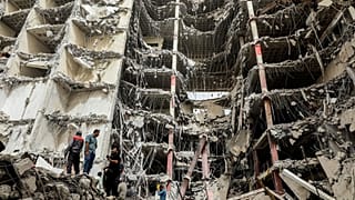 روند جست‌وجوی افراد محبوس در زیر آوار ساختمان متروپل همچنان ادامه دارد