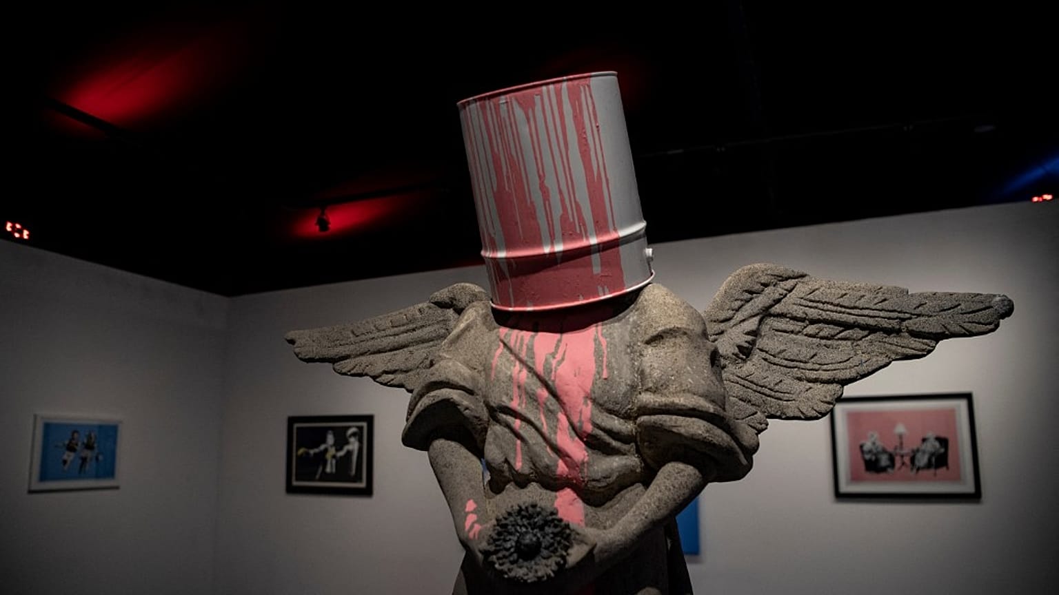 Santiago il 23 maggio 2022: una delle opere in mostra per "The Art of Banksy: Without Limits"