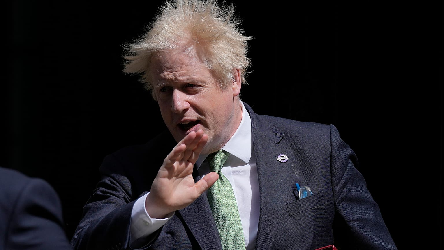 Le Premier ministre Boris Johnson quitte Downing Street bureau et résidence du chef du gouvernement britannique, à Londres le 18 mai 2022.