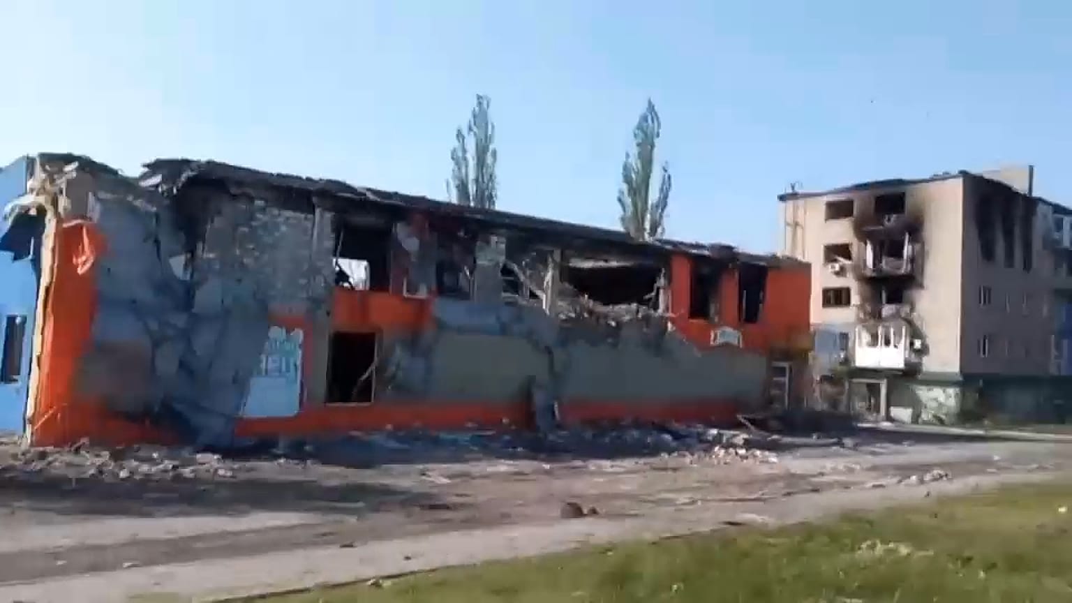 La città di Severodonestk si trova sotto il fuoco costante dei bombardamenti russi