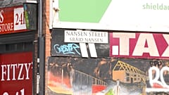 Straßenschild in Nordirland: London will das Irische stärken