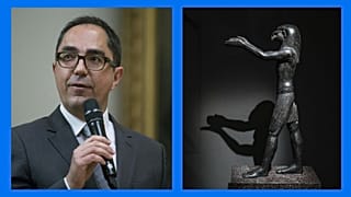 A g. : Jean-Luc Martinez, alors président-directeur du musée du Louvre, le 10/03/2016 // A dr. : antiquité présentée au musée du Louvre le 26/04/2022