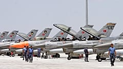 Türk F-16 savaş uçakları
