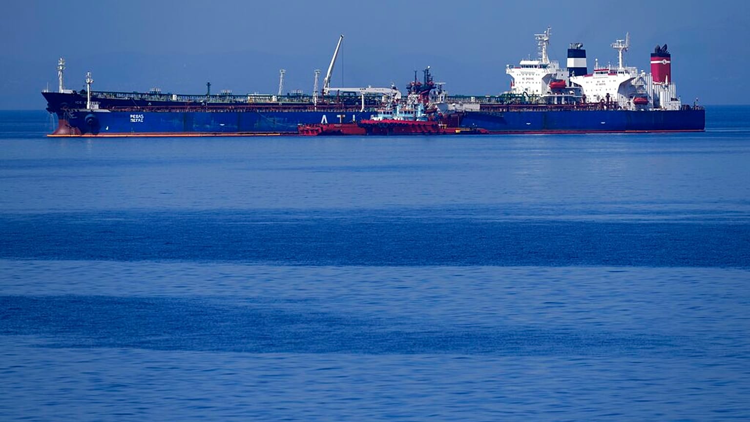 Yunan makamlarınca alıkonulan Lana isimli tanker 